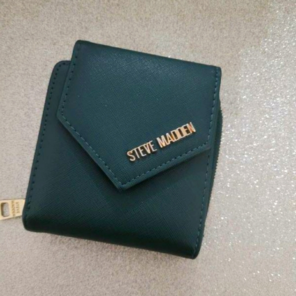 Steve Madden Green Wallet
